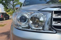 Xe Kia Fortuner 2.7V  2011, màu bạc