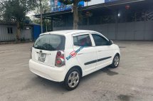 Xe màu trắng giá cạnh tranh