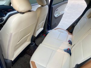 Màu xanh lam, giá chỉ 345 triệu