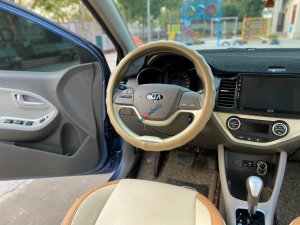 Màu xanh lam, giá chỉ 345 triệu