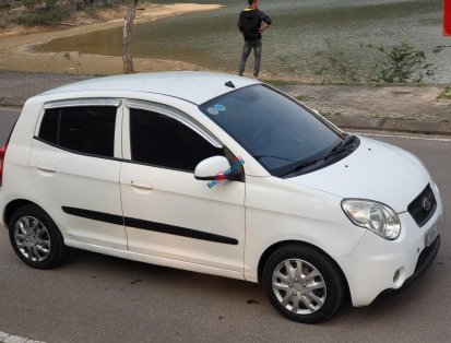 Xe màu trắng